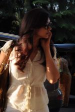 Deepika Padukone leave for Goa on 23rd Nov 2012 (6).JPG